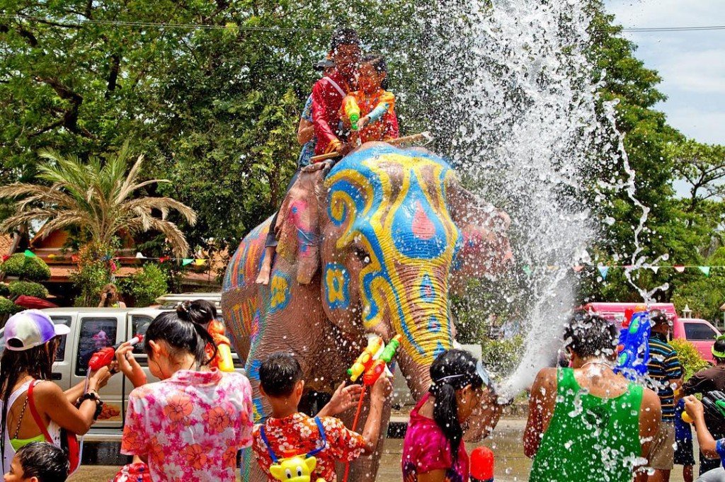 Lễ hội té nước Songkran