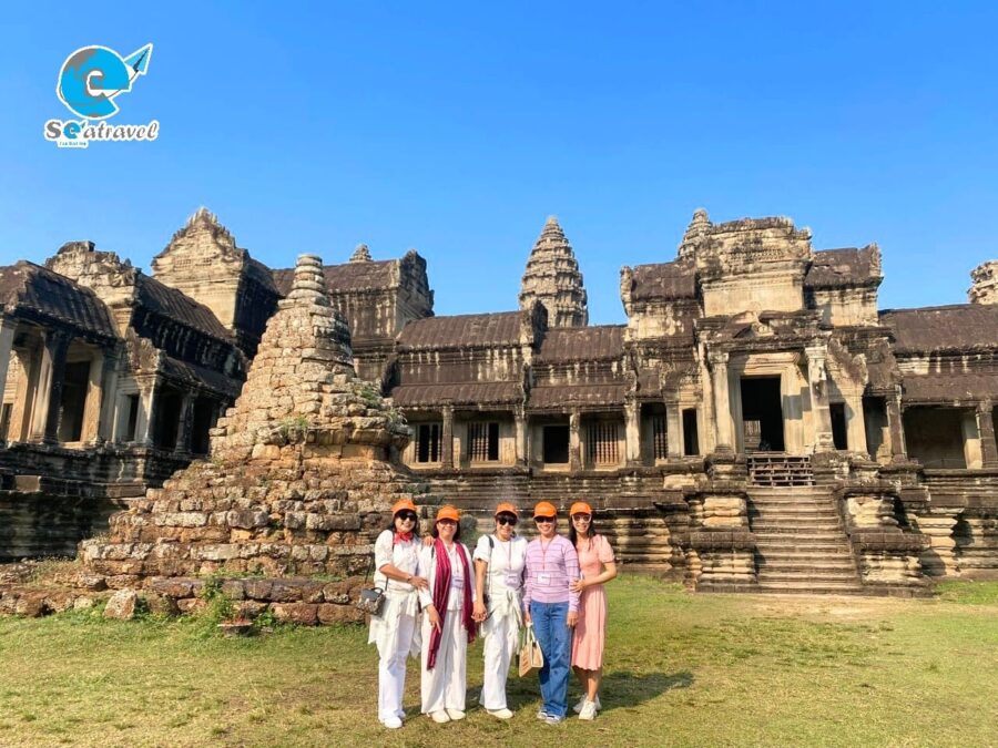 Angkor Wat - Sea Travel