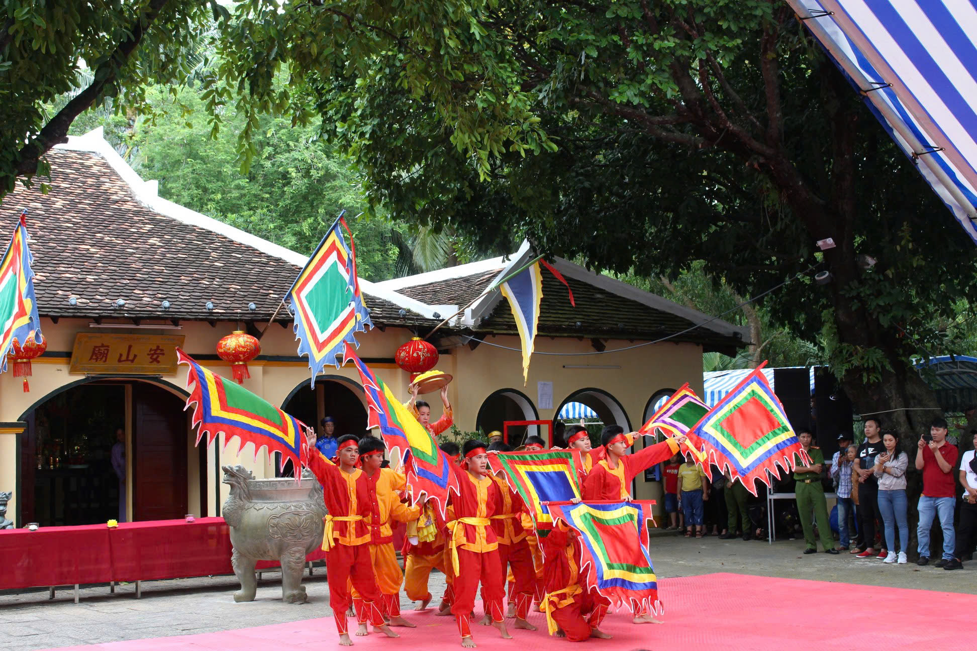 Lễ giỗ bà Phi Yến