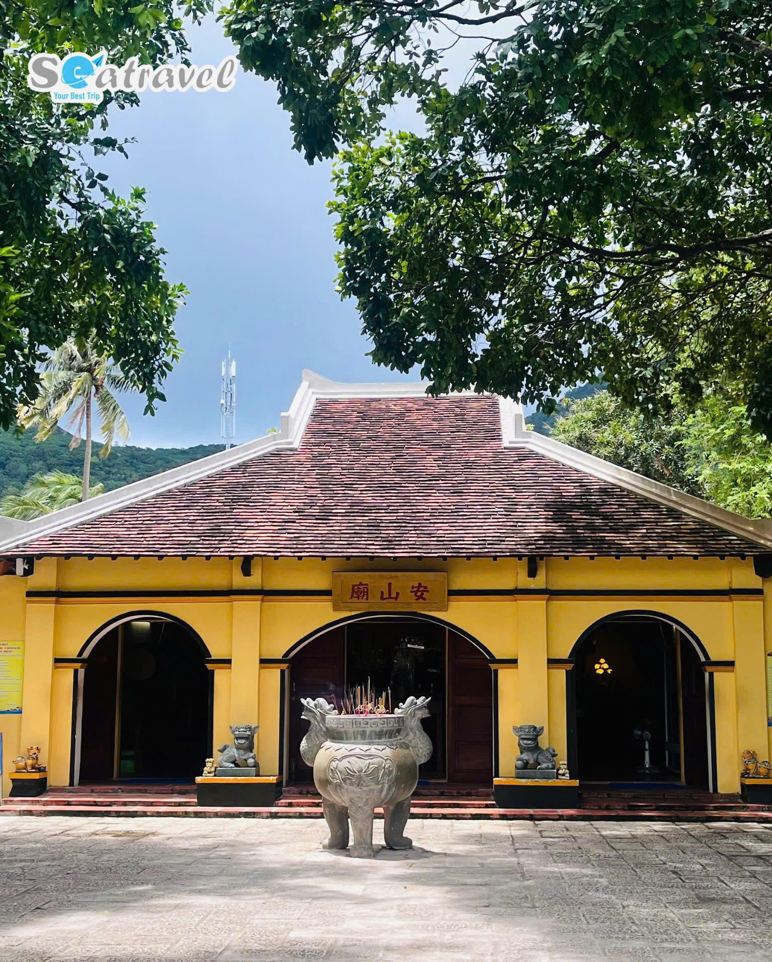 VIẾNG MỘ CÔ SÁU