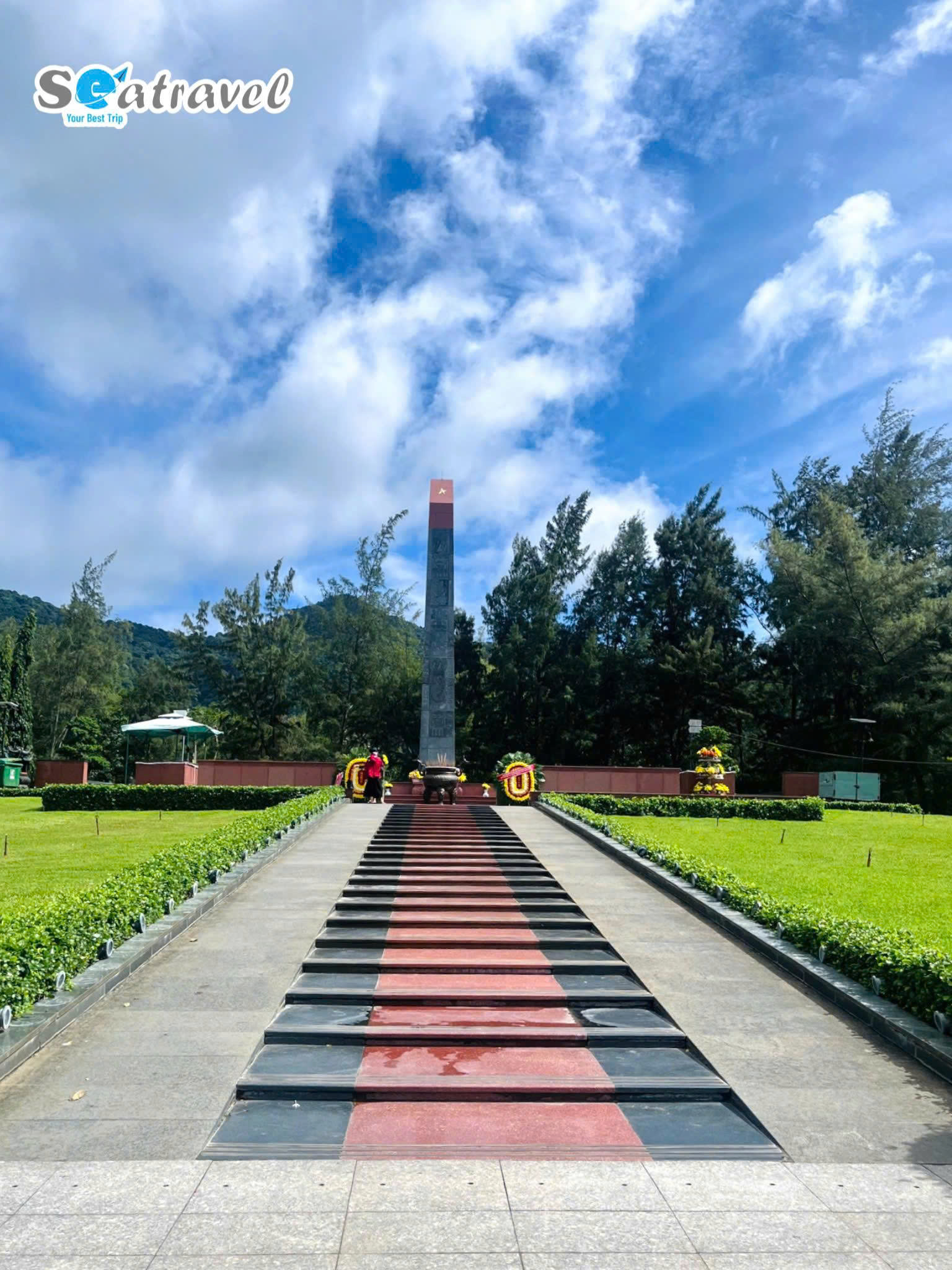 VIẾNG MỘ CÔ SÁU