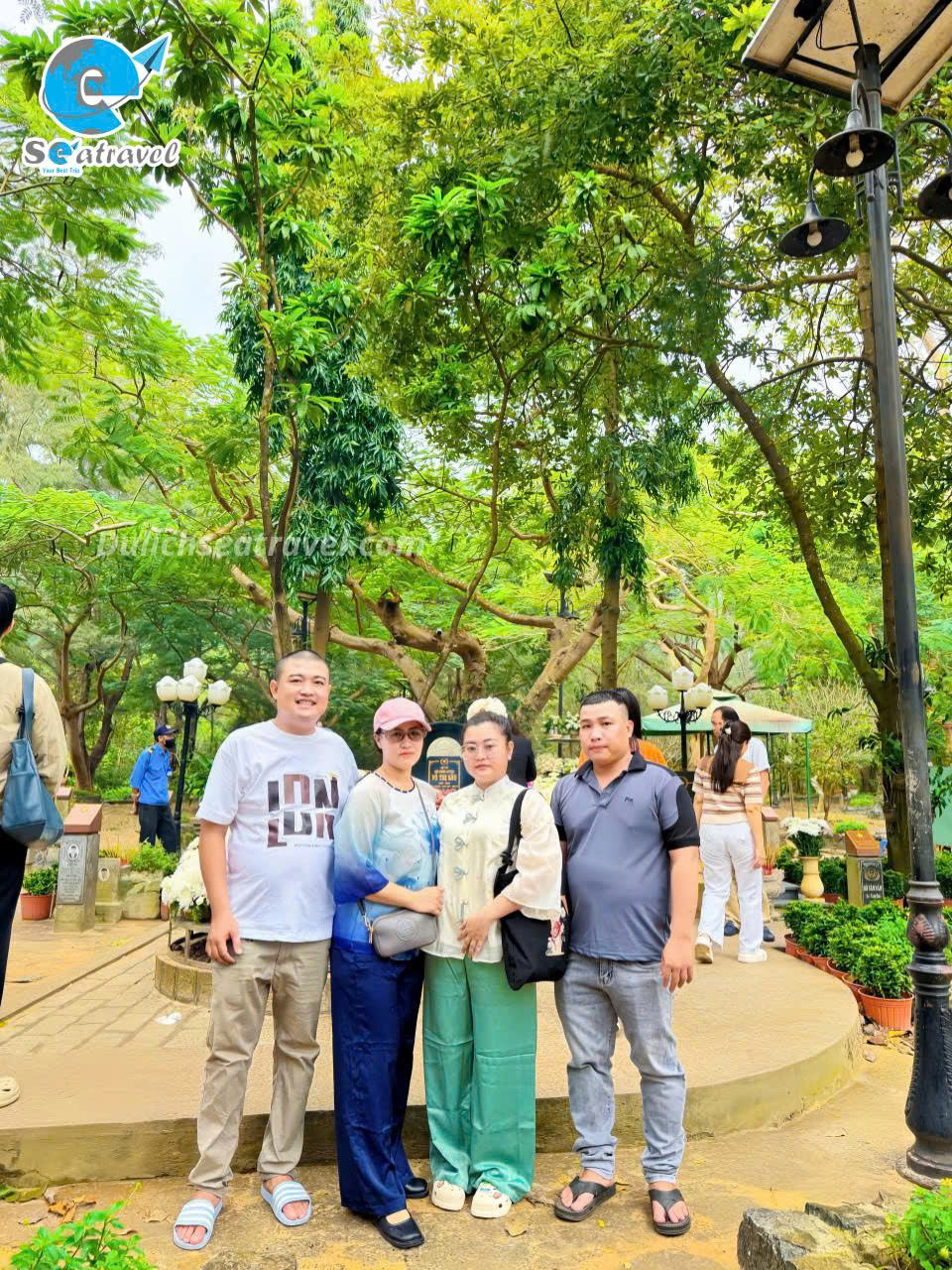 VIẾNG MỘ CÔ SÁU